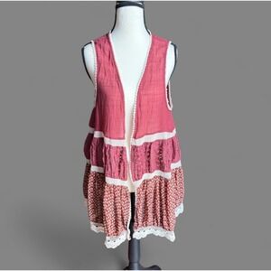 Easel Boho Patchwork Crochet Lace Trim Vest Red Floral Print‎ Size M